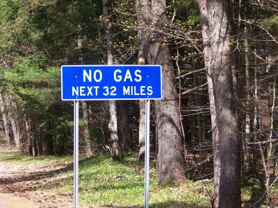 Kancamagus no gas for 32 miles sign